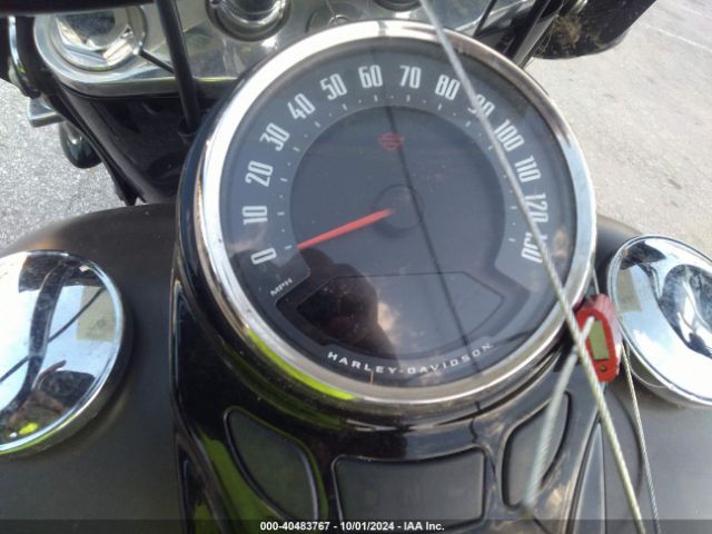 2018 HARLEY-DAVIDSON FLHC 1HD1YAJ13JC022731 Photo 6