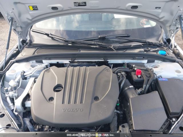7JRL12FL5RG313655 Volvo S60 B5 Plus Dark Theme