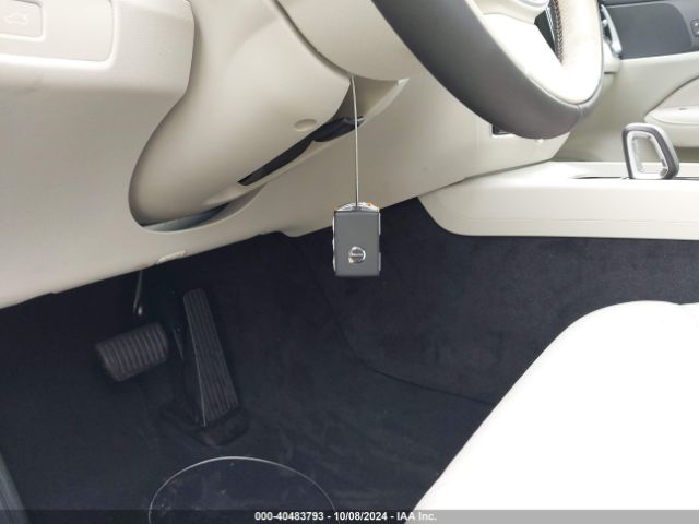 7JRL12FL5RG313655 Volvo S60 B5 Plus Dark Theme