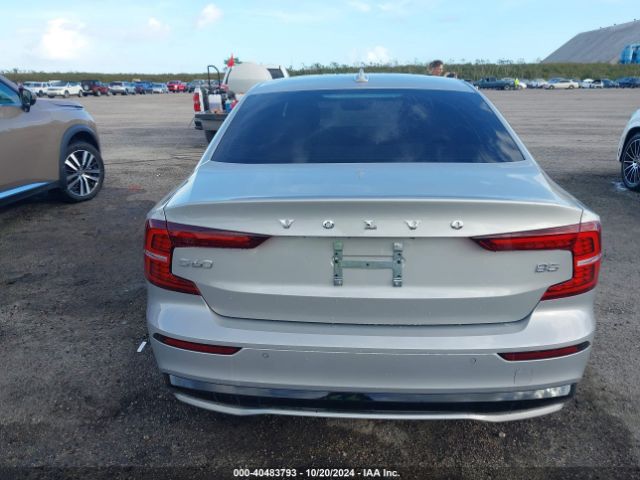 7JRL12FL5RG313655 Volvo S60 B5 Plus Dark Theme