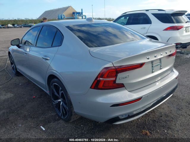7JRL12FL5RG313655 Volvo S60 B5 Plus Dark Theme