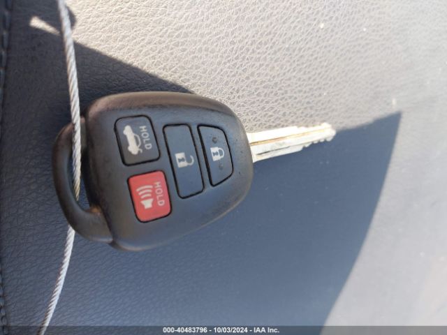 5YFBURHE9EP000299 Toyota Corolla Le Plus