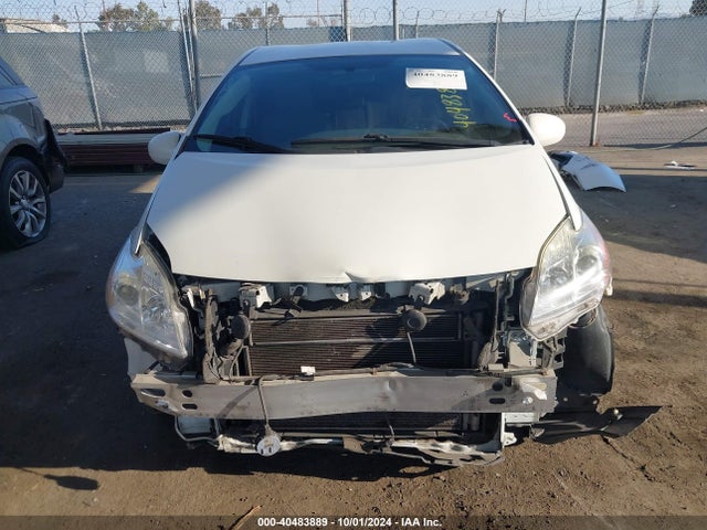 Toyota Prius Three 2015 JTDKN3DU4F1907524 Image 13