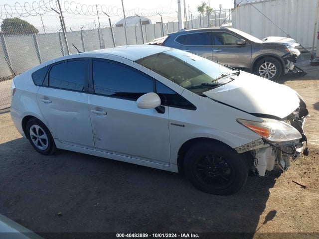 Toyota Prius Three 2015 JTDKN3DU4F1907524 Image 14