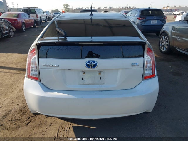 Toyota Prius Three 2015 JTDKN3DU4F1907524 Image 17