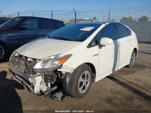 Toyota Prius Three 2015 JTDKN3DU4F1907524 Image 2