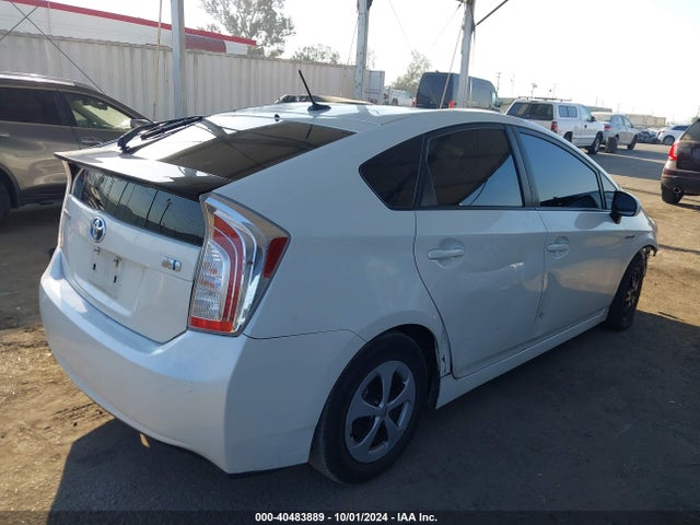 Toyota Prius Three 2015 JTDKN3DU4F1907524 Image 4