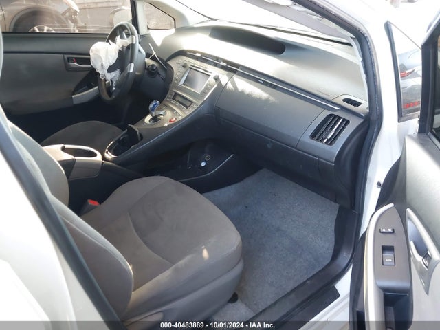 Toyota Prius Three 2015 JTDKN3DU4F1907524 Image 5