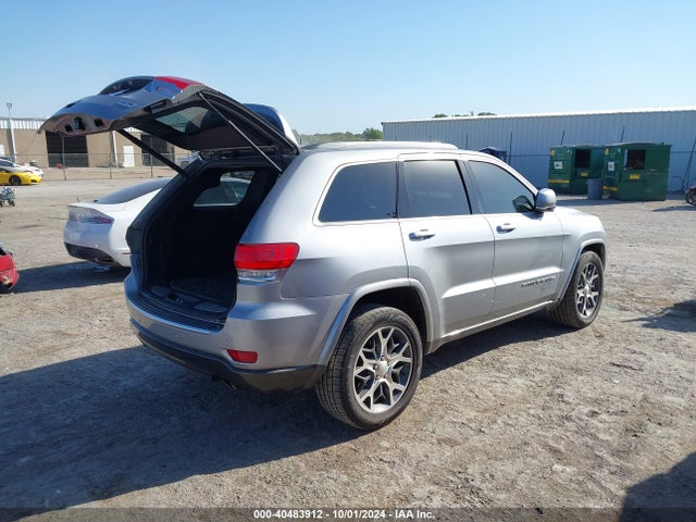 1C4RJFBG1JC379057 Jeep Grand Cherokee Sterling Edition 4x4