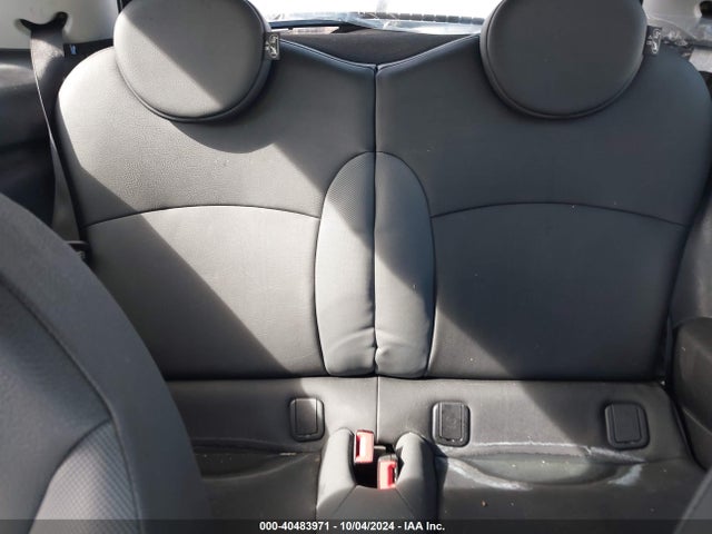 2008 MINI COOPER WMWMF33528TU68179 Photo 7