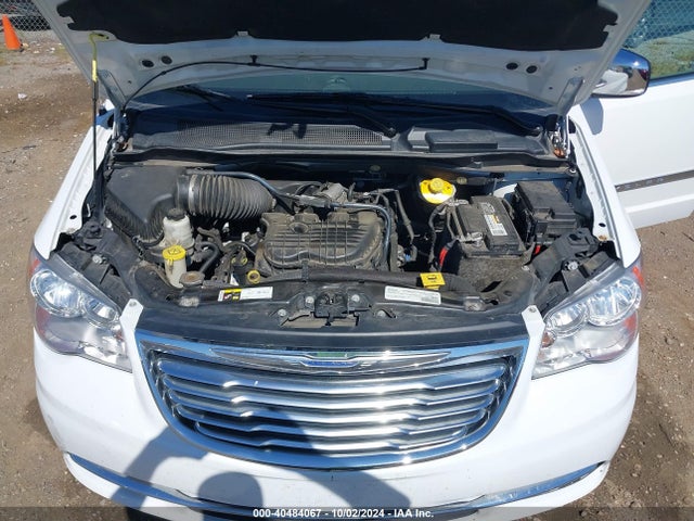 2C4RC1CG0GR121592 Chrysler Town & Country Touring-l Anniversary Edition