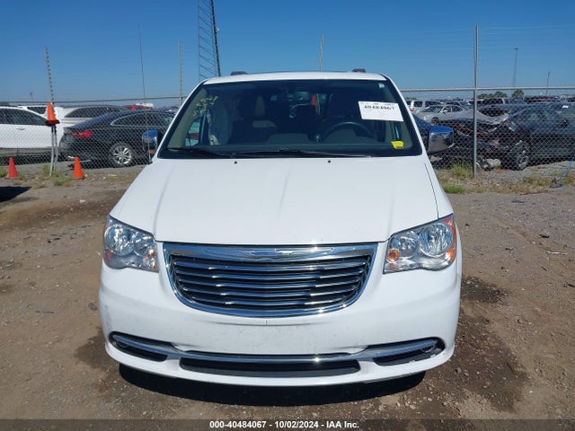 2C4RC1CG0GR121592 Chrysler Town & Country Touring-l Anniversary Edition