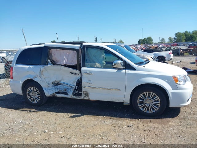 2C4RC1CG0GR121592 Chrysler Town & Country Touring-l Anniversary Edition
