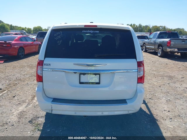 2C4RC1CG0GR121592 Chrysler Town & Country Touring-l Anniversary Edition