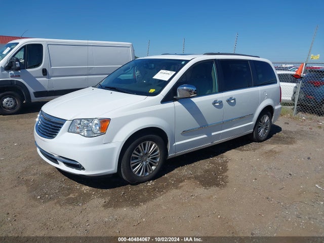 2C4RC1CG0GR121592 Chrysler Town & Country Touring-l Anniversary Edition
