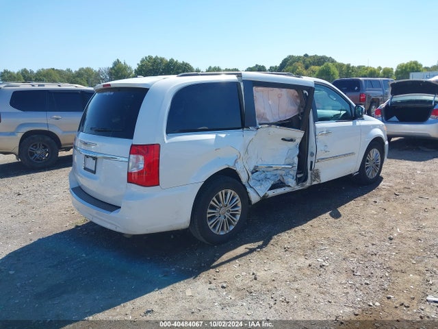 2C4RC1CG0GR121592 Chrysler Town & Country Touring-l Anniversary Edition