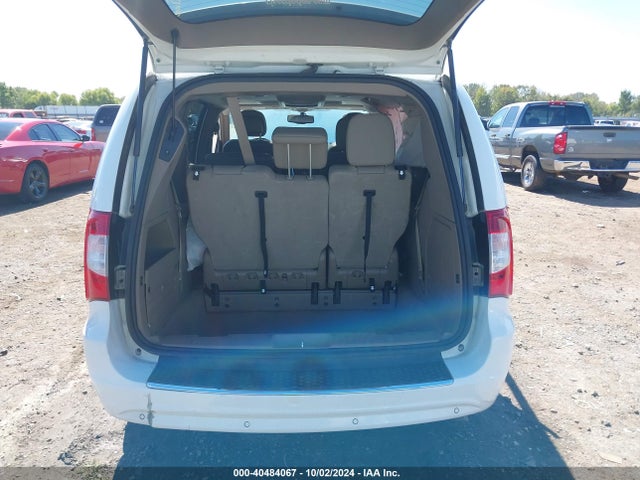 2C4RC1CG0GR121592 Chrysler Town & Country Touring-l Anniversary Edition