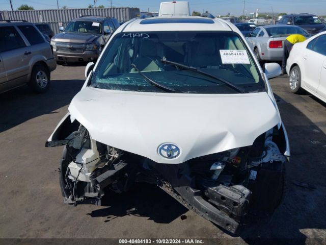 5TDYZ3DC2HS875099 Toyota Sienna Xle Premium 8 Passenger