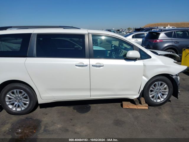 5TDYZ3DC2HS875099 Toyota Sienna Xle Premium 8 Passenger