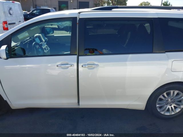 5TDYZ3DC2HS875099 Toyota Sienna Xle Premium 8 Passenger