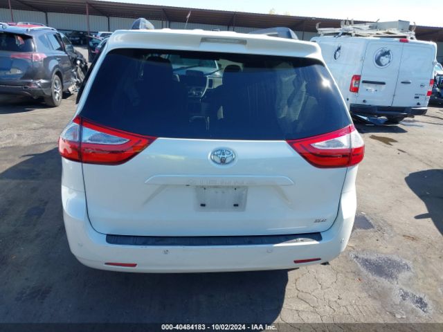 5TDYZ3DC2HS875099 Toyota Sienna Xle Premium 8 Passenger