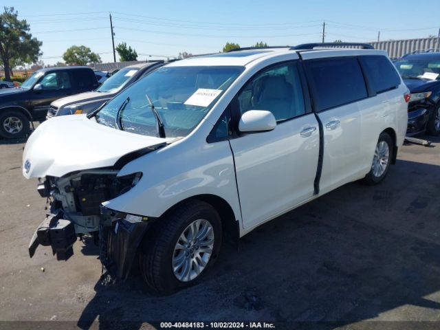 5TDYZ3DC2HS875099 Toyota Sienna Xle Premium 8 Passenger