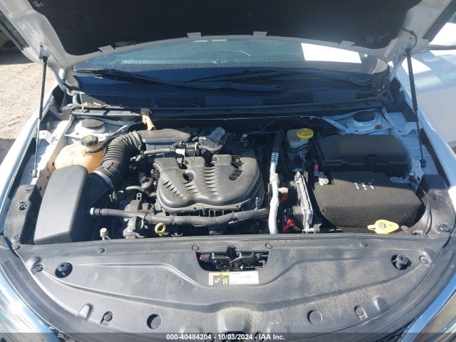 Chrysler 200 C 2015 1C3CCCCG9FN672671 Image 10