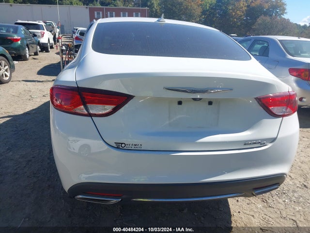 Chrysler 200 C 2015 1C3CCCCG9FN672671 Image 16