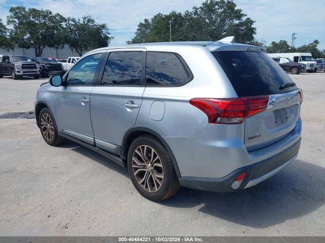 2017 MITSUBISHI OUTLANDER JA4AD3A31HZ046599 Photo 2