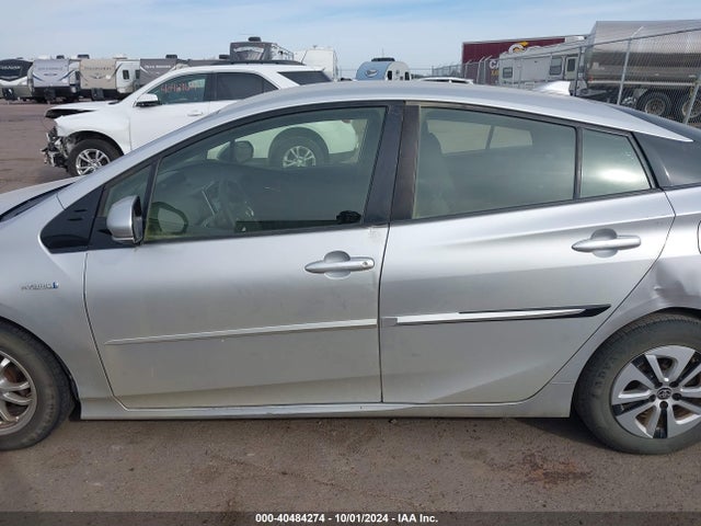 Toyota Prius Two Eco 2016 JTDKARFU7G3511525 Image 14