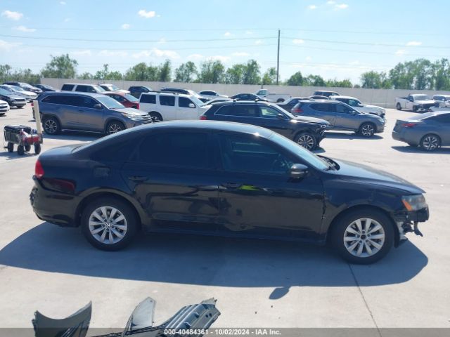 1VWAT7A35FC036610 Volkswagen Passat 1.8t Wolfsburg Edition