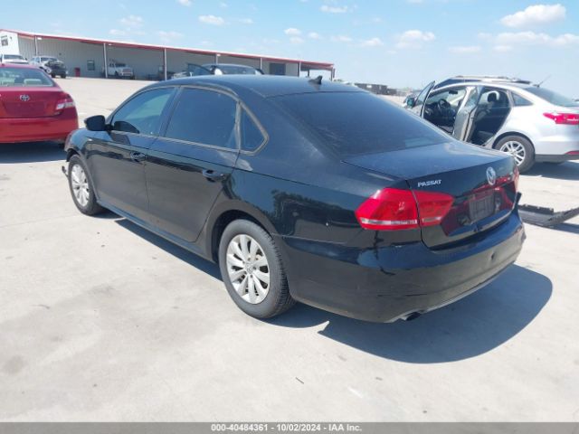 1VWAT7A35FC036610 Volkswagen Passat 1.8t Wolfsburg Edition