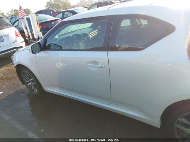 JTKJF5C71GJ018979 Scion TC