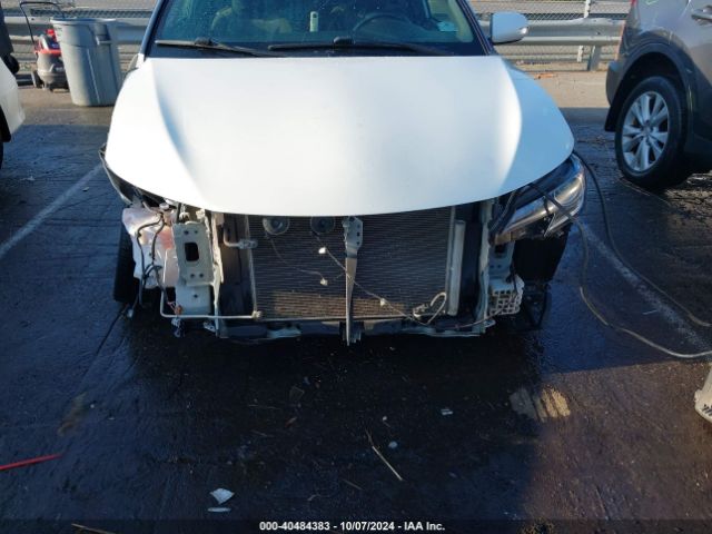 JTKJF5C71GJ018979 Scion TC