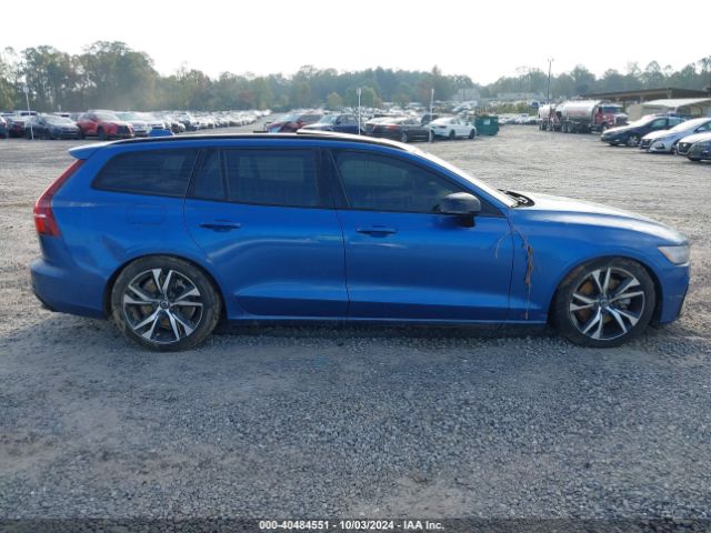 YV1102EM3M2428600 Volvo V60 T5 R-design