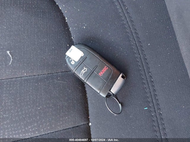 Chrysler 200 Limited 2015 1C3CCCABXFN615256 Image 11