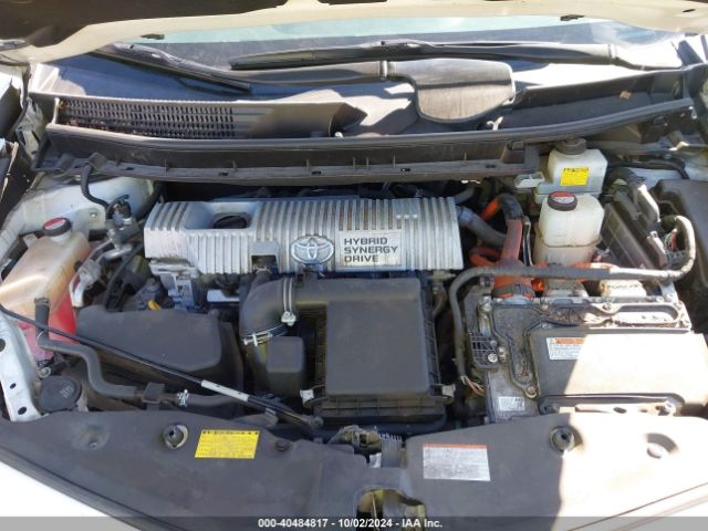 JTDZN3EUXFJ022757 Toyota Prius V Three