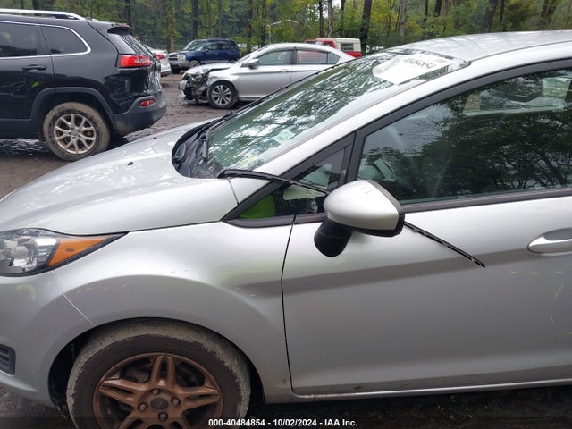 Ford FIESTA SE 2018 3FADP4BJ3JM103184 Image 20
