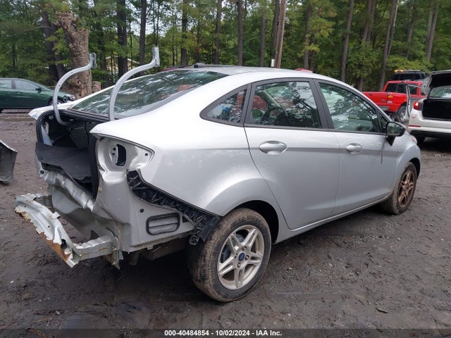 Ford FIESTA SE 2018 3FADP4BJ3JM103184 Image 4