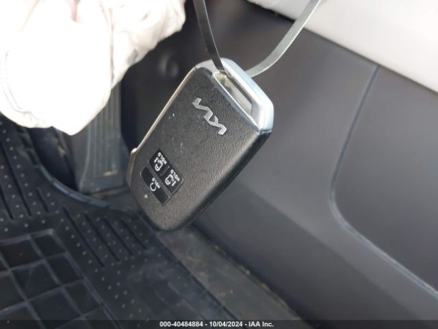 KNDNB4H31N6107696 KIA Carnival Mpv Lx Seat Package
