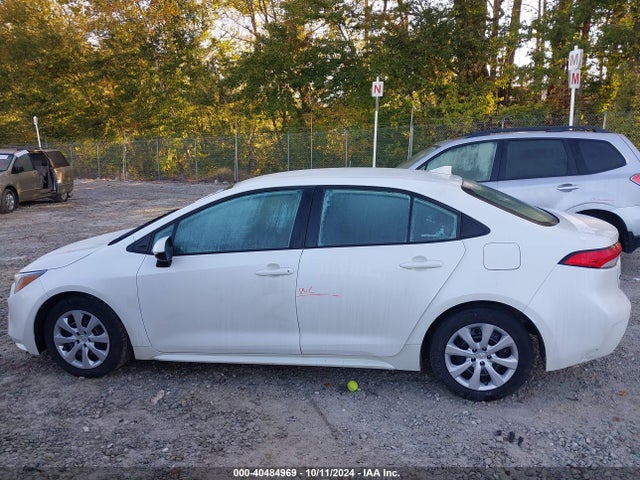Toyota COROLLA LE 2021 5YFEPMAEXMP225914 Image 14