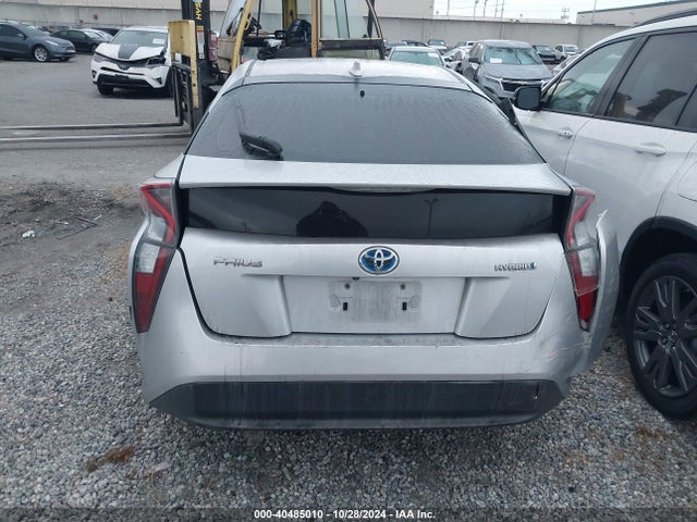 JTDKARFU5G3025778 Toyota Prius Three