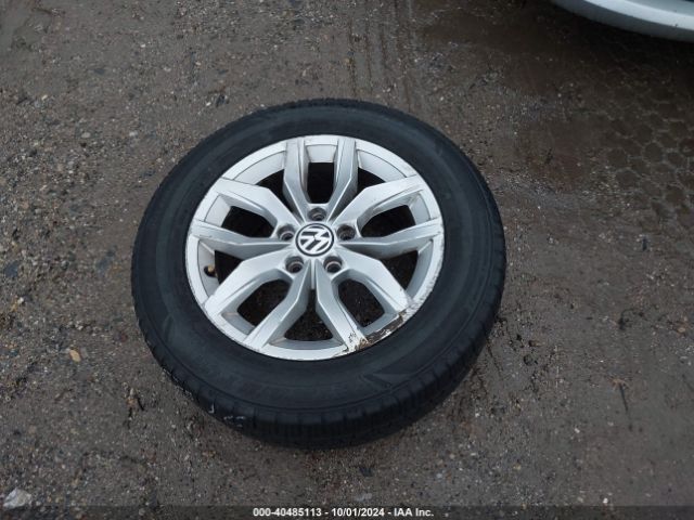 1VWAT7A38GC023044 Volkswagen Passat 1.8t S
