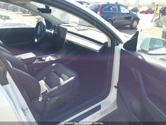 2022 TESLA MODEL Y 7SAYGDEE6NF386283 Photo 4