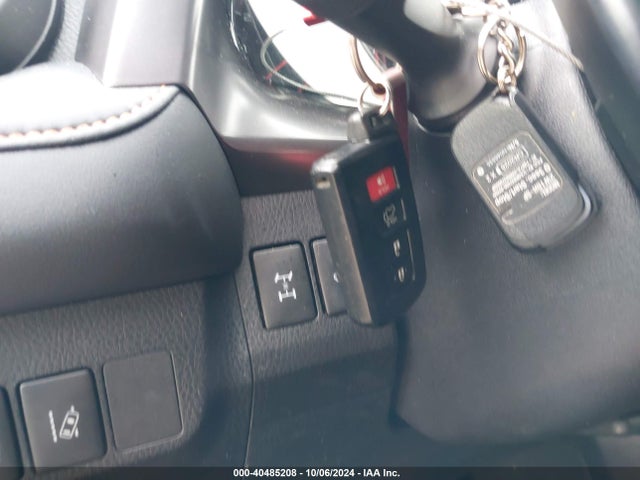 Toyota RAV4 SE 2017 JTMJFREV8HD219580 Image 11