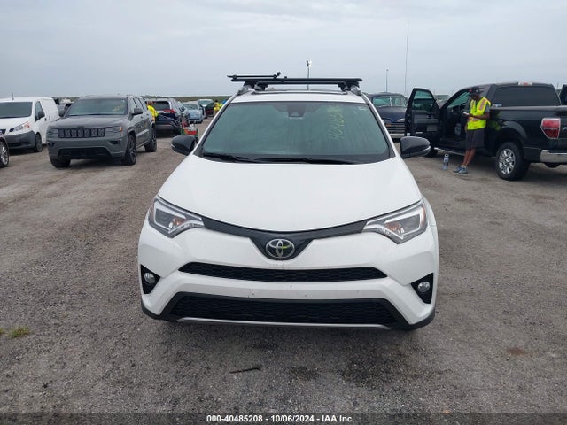 Toyota RAV4 SE 2017 JTMJFREV8HD219580 Image 13