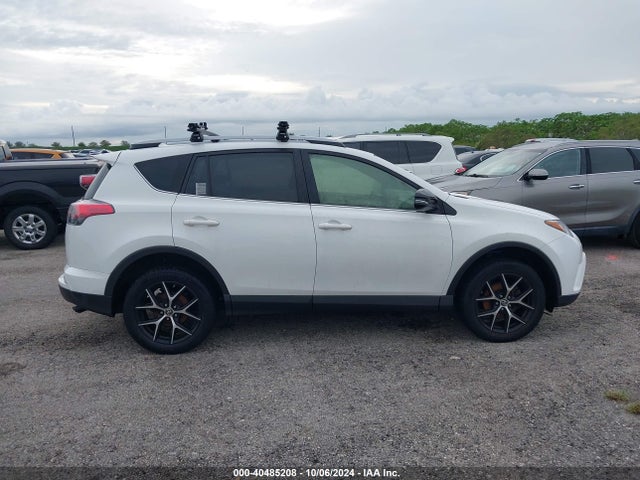 Toyota RAV4 SE 2017 JTMJFREV8HD219580 Image 14