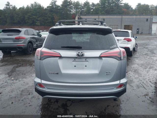 JTMRFREVXJD234817 Toyota Rav4 Xle