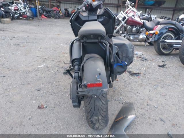 2022 BMW CE 04 WB10C5302N6F92599 Photo 5