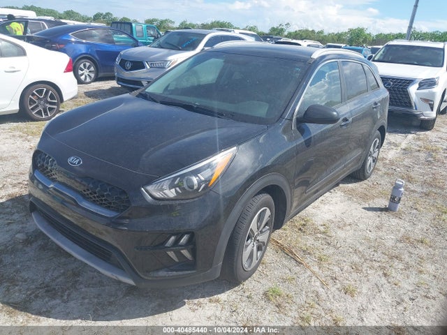 KNDCB3LC2M5469226 KIA NIRO LX